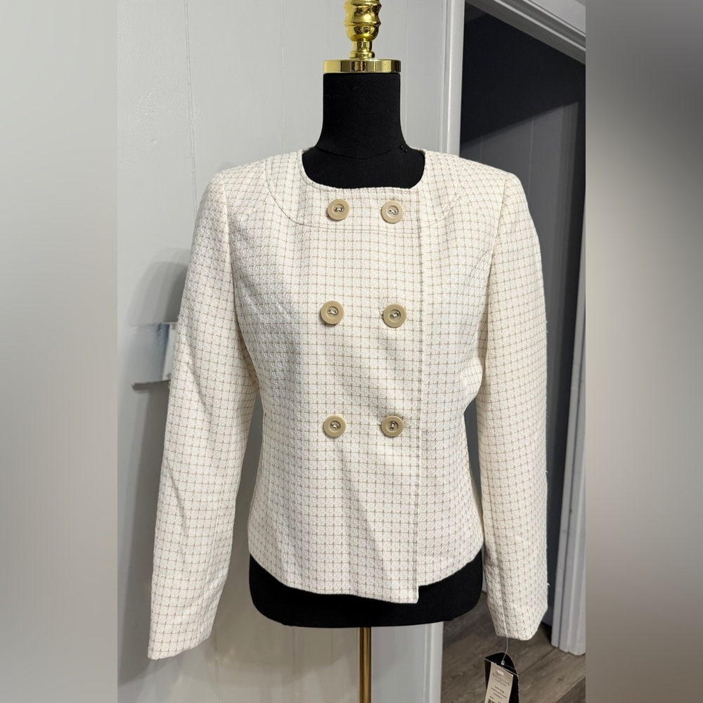 NWT Larry Levine White and ten Double-Breasted Blazer
